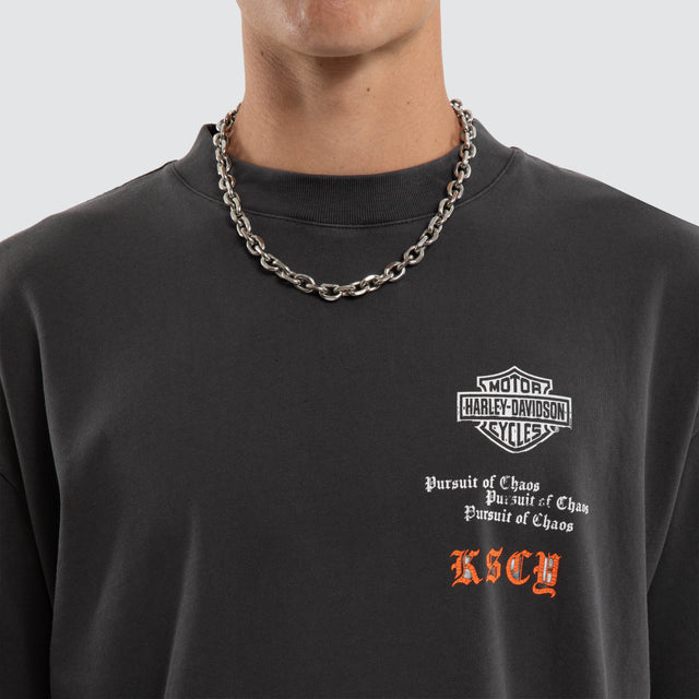 Model wears Engine Street Tee Pigment Black T-Shirts Black – image 7