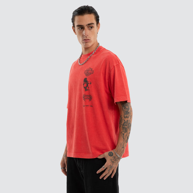 Model wears Chopper Street Tee Snow Scarlet T-Shirts Red – image 8