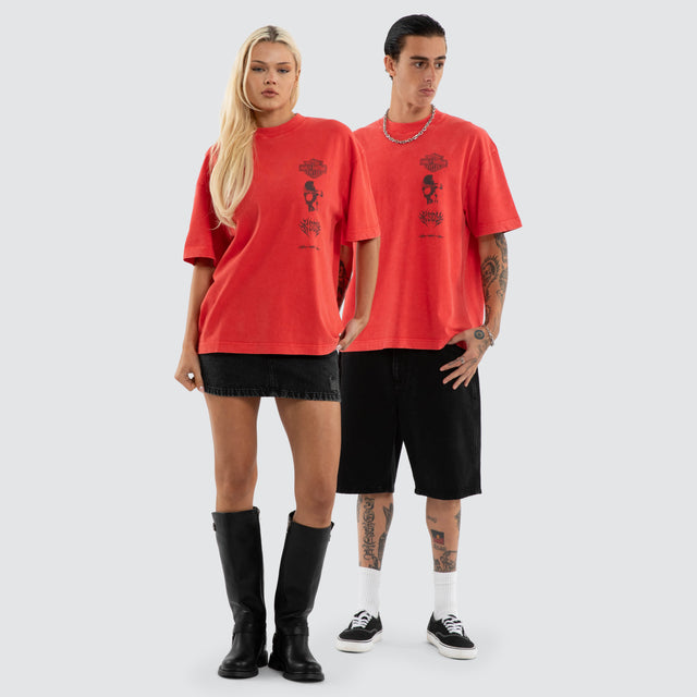 Model wears Chopper Street Tee Snow Scarlet T-Shirts Red – image 4