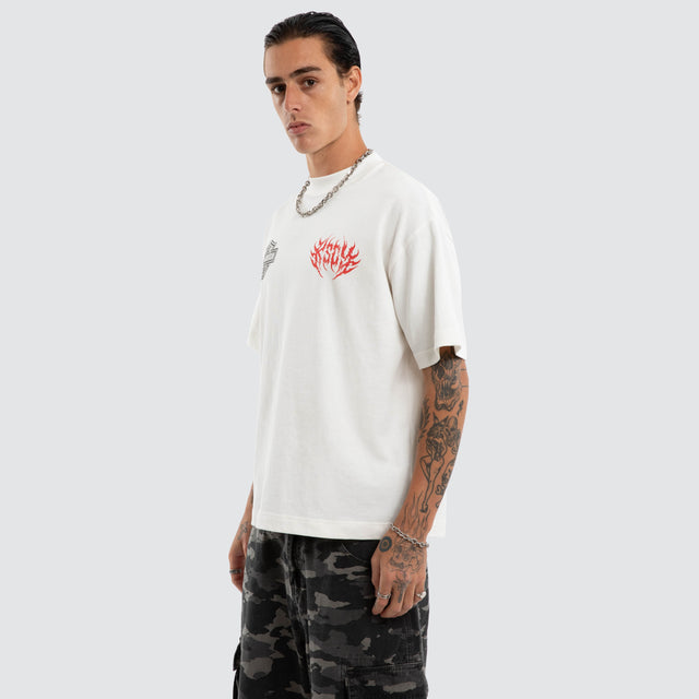 Model wears Cruiser Street Tee Natural White T-Shirts White – image 7