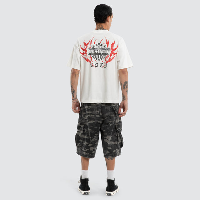 Model wears Cruiser Street Tee Natural White T-Shirts White – image 9