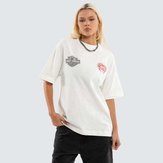 Model wears Cruiser Street Tee Natural White T-Shirts White – image 5