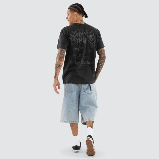 Model wears Rally Standard Tee Mineral Black T-Shirts Black – image 3