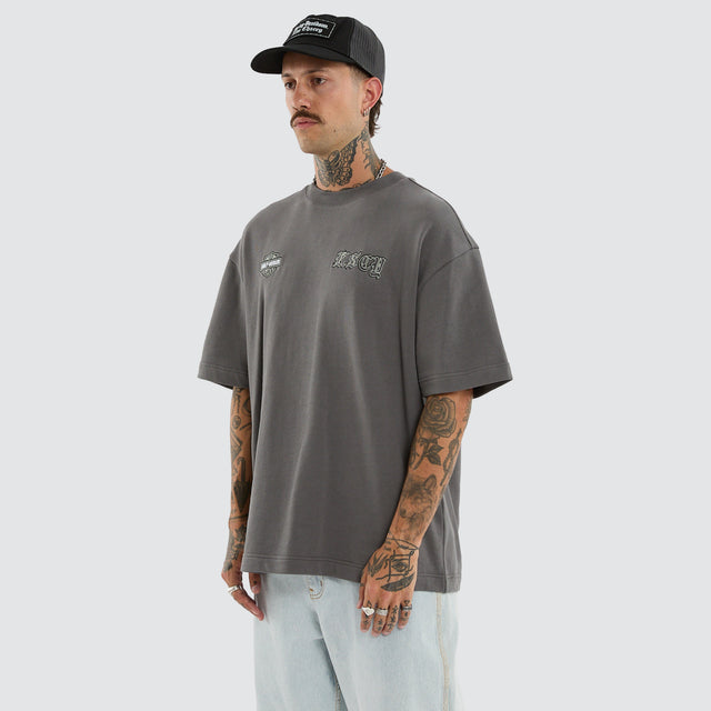Model wears Ride Street Tee Charcoal T-Shirts Grey – image 6