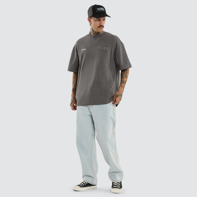 Model wears Ride Street Tee Charcoal T-Shirts Grey – image 7