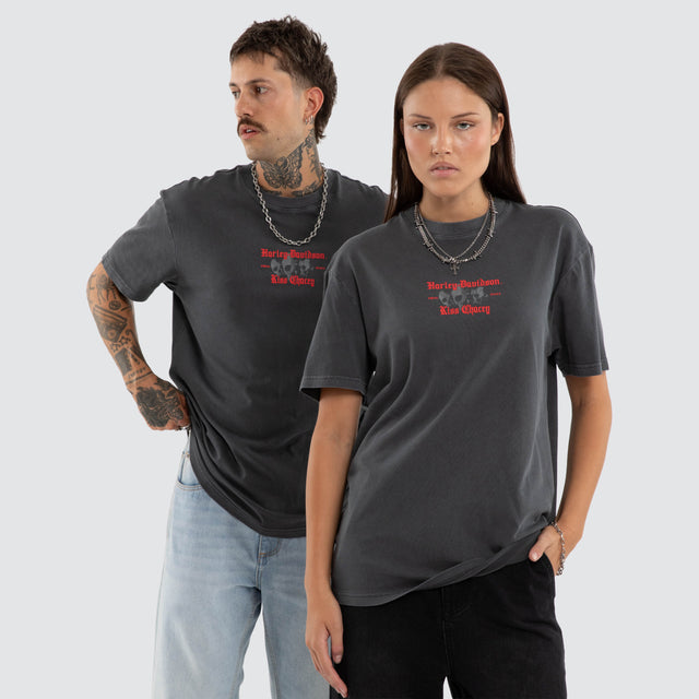 Model wears Canyon Relaxed Tee Pigment Asphalt T-Shirts Grey – image 3