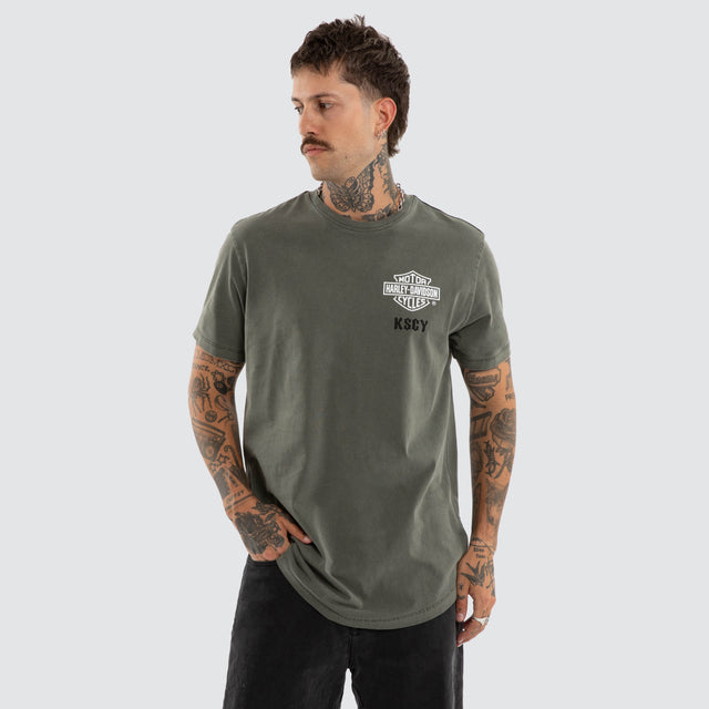 Model wears Michigan Dual Curved Tee Pigment Basil T-Shirts Green – image 5