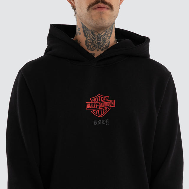 Model wears Powertrain Layered Sweater Jet Black Hoodies Black – image 3