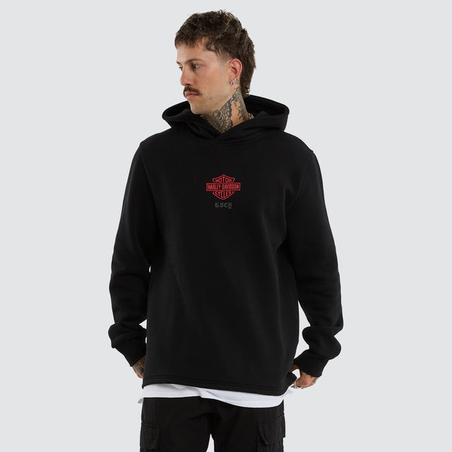Model wears Powertrain Layered Sweater Jet Black Hoodies Black – image 2