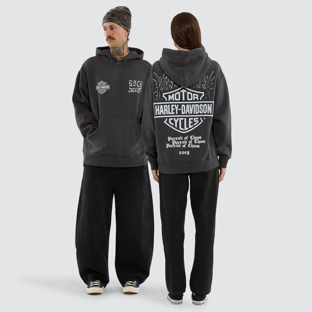 Model wears Cycles Relaxed Hoodie Pigment Jet Black Hoodies Black – image 2