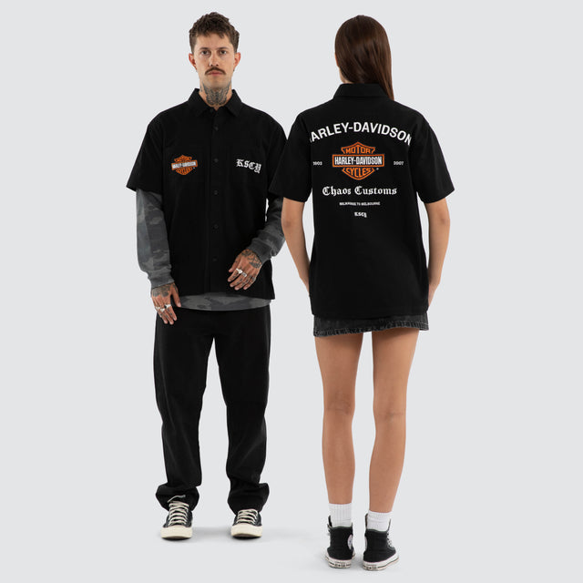 Model wears Customs Short Sleeve Mechanic Shirt Jet Black Short Sleeve Shirts Black – image 3