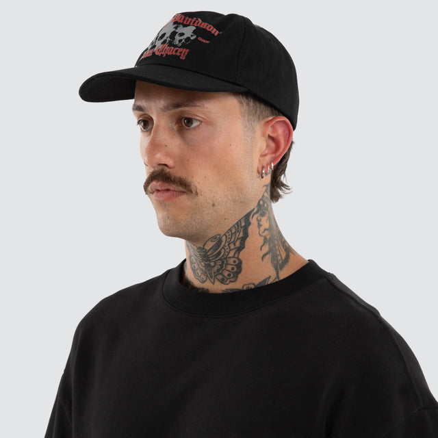 Model wears Ride Capsule Cap Jet Black Caps Black – image 2
