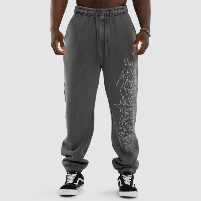 Model wears Sigil Straight Trackpant Pigment Charcoal Trackpants Grey – image 4