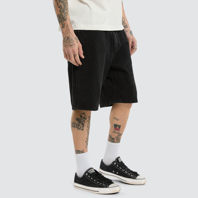 K6 Denim Jort Worn Black