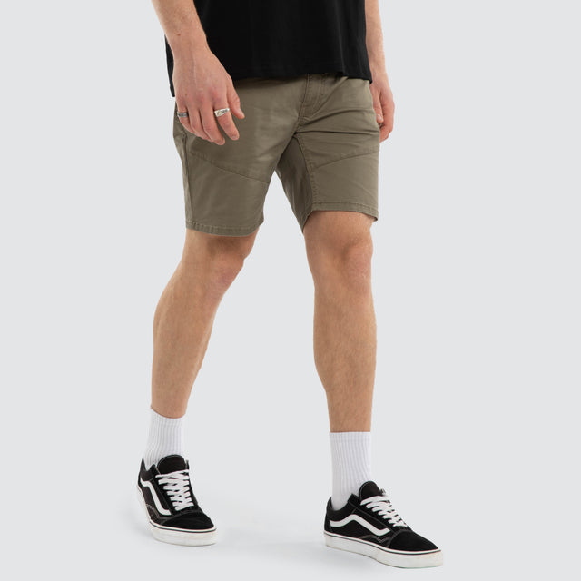Model wears Wyvern Short Dune Shorts Dune – image 4