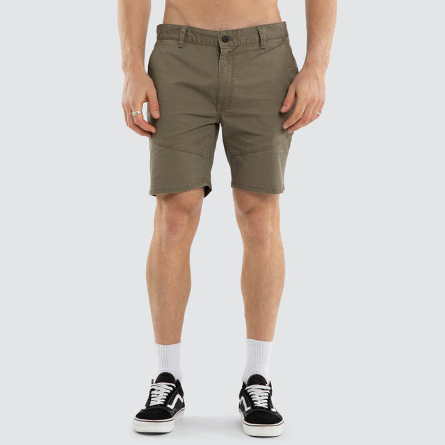 Model wears Wyvern Short Dune Shorts Dune – image 1