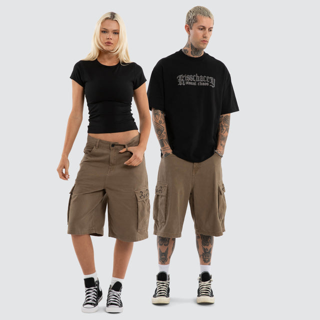 Model wears Shuriken K7 Baggy Cargo Short Pigment Capers Shorts Brown - image 2