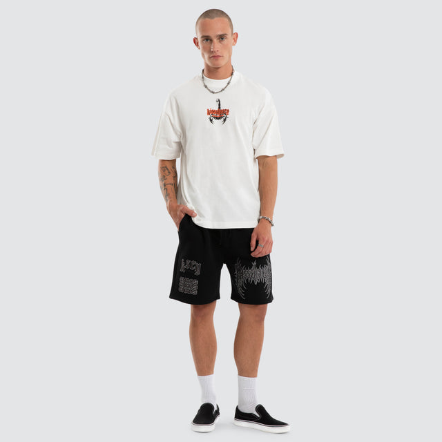 Model wears Threshold Trackshort Jet Black Trackshorts Black – image 4