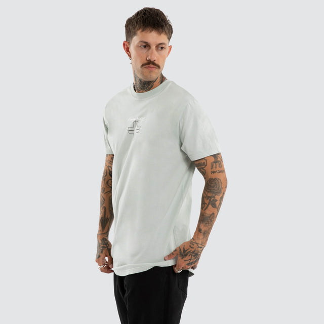 Model wears Forever Dual Curved Tee Sky Grey T-Shirts Grey – image 4