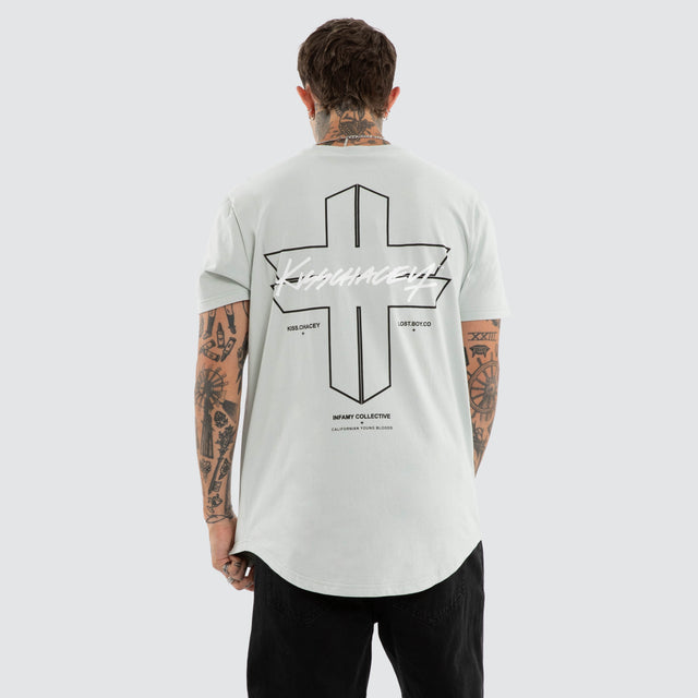 Model wears Forever Dual Curved Tee Sky Grey T-Shirts Grey – image 1