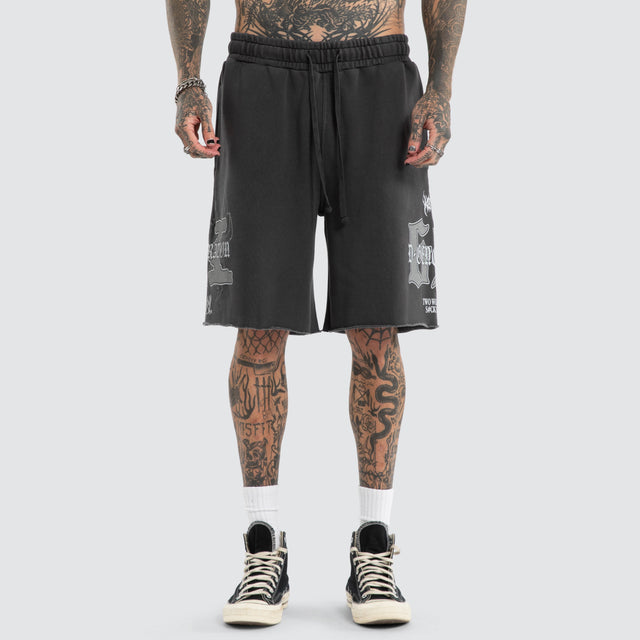 Model wears D-Generation X LB Trackshort Pigment Black Trackshorts Black – image 5