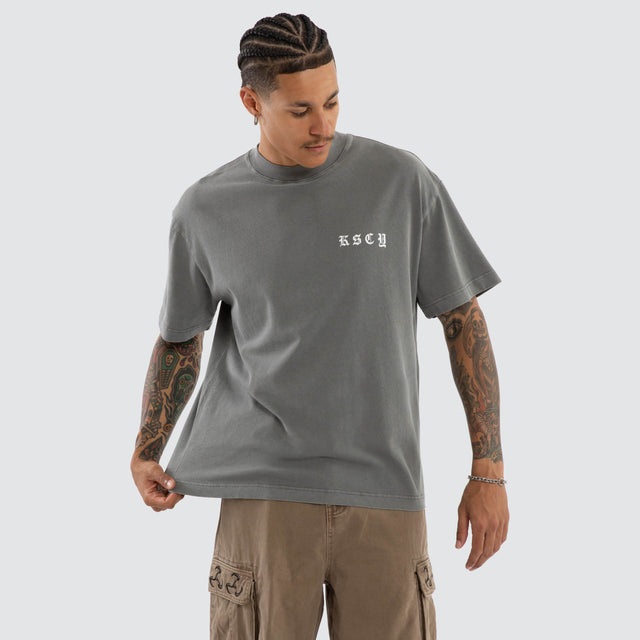 Model wears Marked Street Tee Pigment Frost Grey T-Shirts Grey – image 1