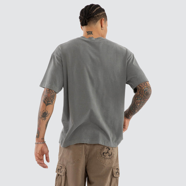 Model wears Marked Street Tee Pigment Frost Grey T-Shirts Grey – image 4