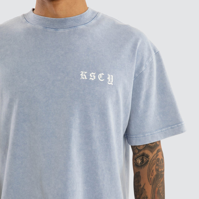 Model wears Marked Street Tee Snow Allure T-Shirts Grey – image 4