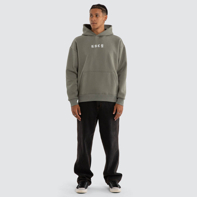 Model wears Marked Oversize Hoodie Basil Hoodies Green – image 5