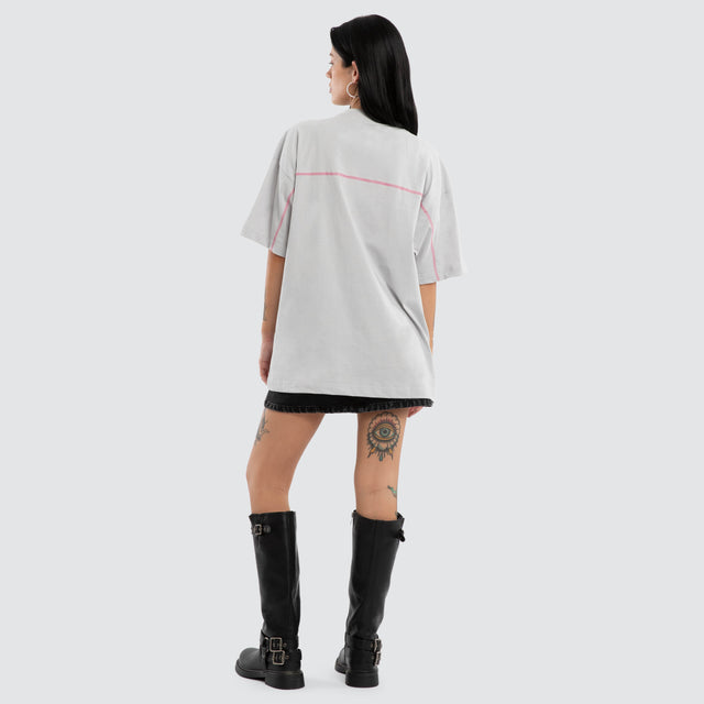 Model wears Contrast Raptor Tee Light Grey T-Shirts Grey – image 7