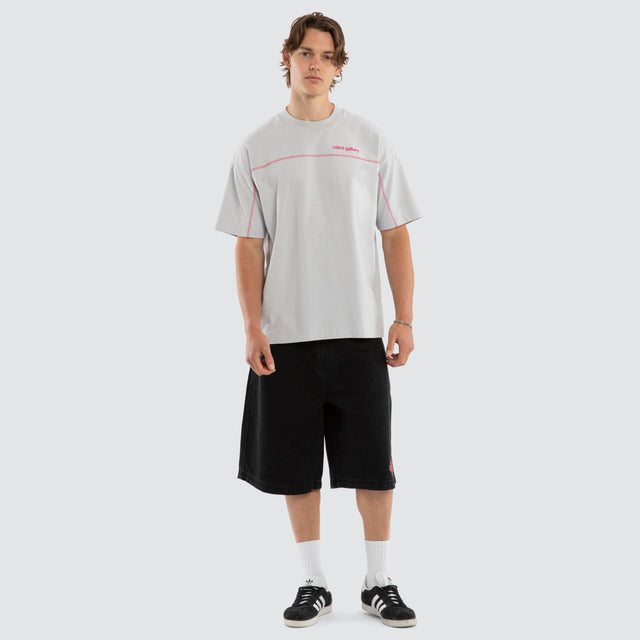 Model wears Contrast Raptor Tee Light Grey T-Shirts Grey – image 8