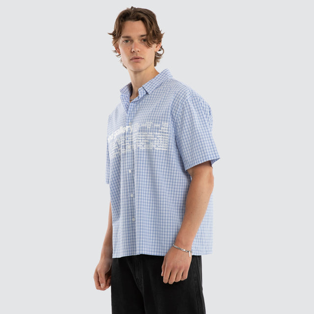 Model wears Gridline SS Button Shirt Blue Check Shirts Blue – image 3
