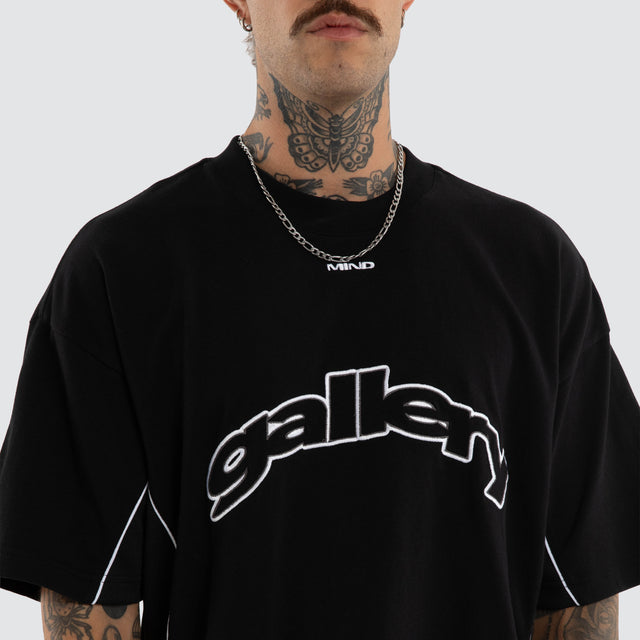 Model wears Abyss Raptor Tee Jet Black T-Shirts Black – image 4