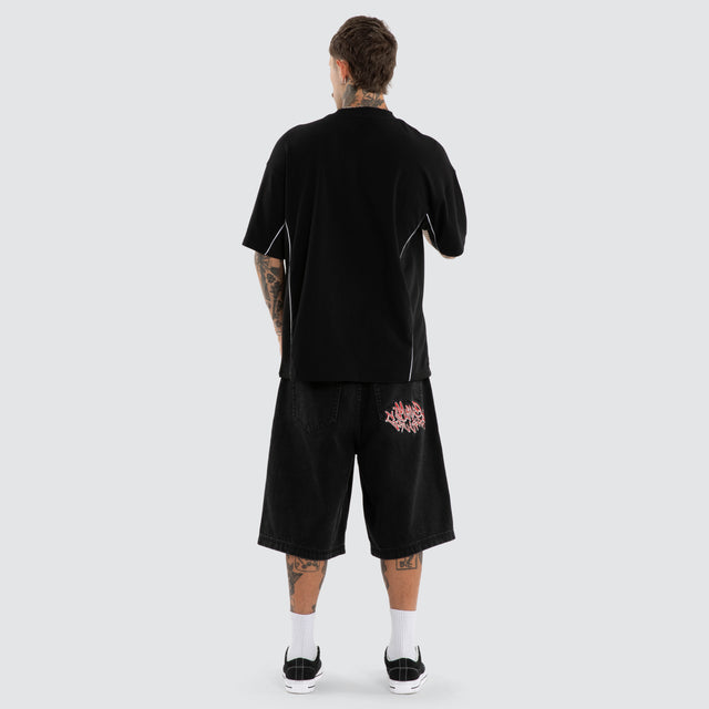 Model wears Abyss Raptor Tee Jet Black T-Shirts Black – image 2