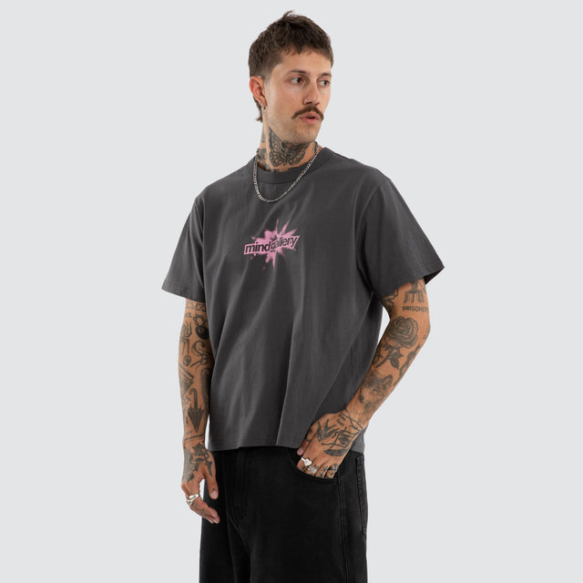 Model wears Popbloom Rocker Tee Asphalt T-Shirts Grey – image 3