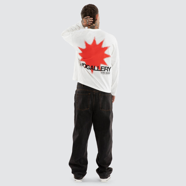 Model wears Nova Long Sleeve Tee Natural White Longsleeve T-Shirts White – image 2