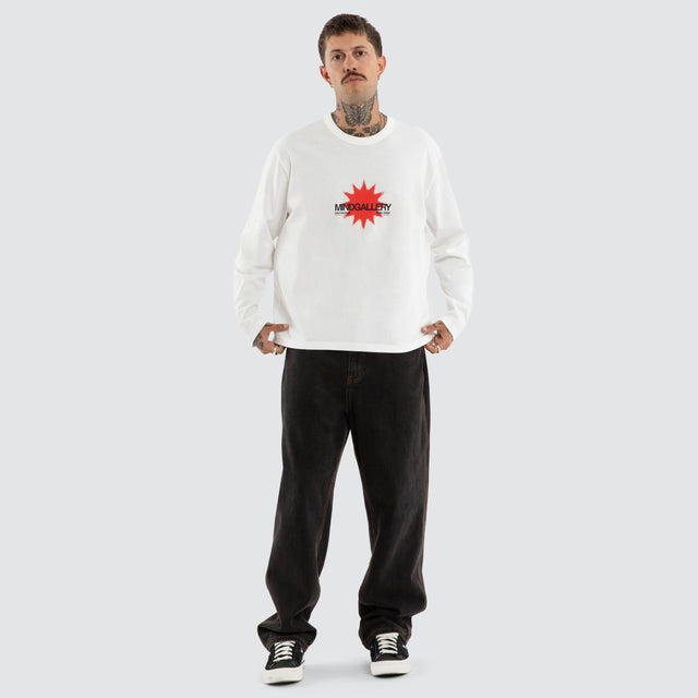 Model wears Nova Long Sleeve Tee Natural White Longsleeve T-Shirts White – image 5