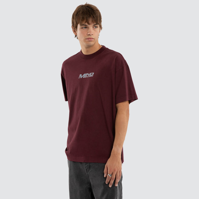 Model wears Arbutus Raptor Tee Wine Tasting T-Shirts Purple – image 4