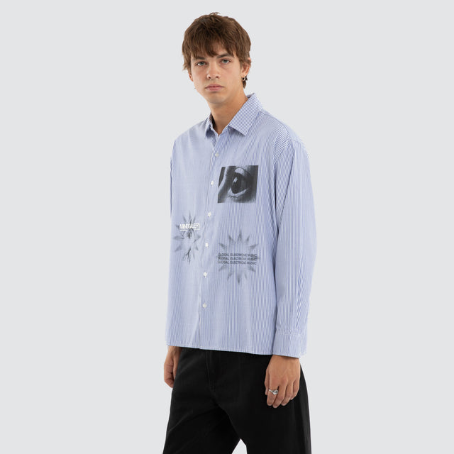 Model wears Grid Relaxed LS Shirt White/Blue Stripe Long Sleeve Shirts Blue – image 4