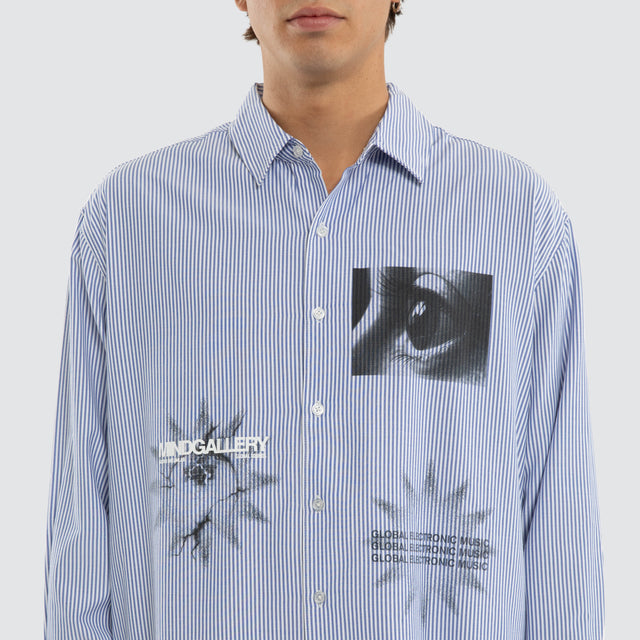 Model wears Grid Relaxed LS Shirt White/Blue Stripe Long Sleeve Shirts Blue – image 3
