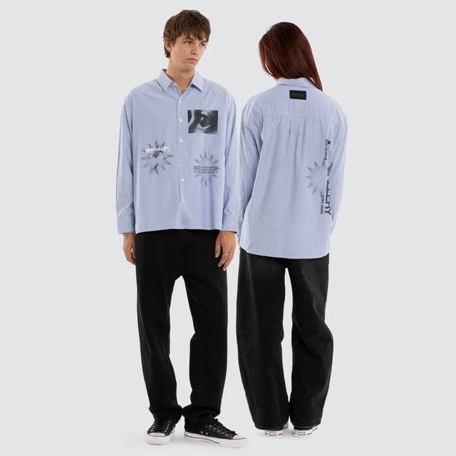 Model wears Grid Relaxed LS Shirt White/Blue Stripe Long Sleeve Shirts Blue – image 5