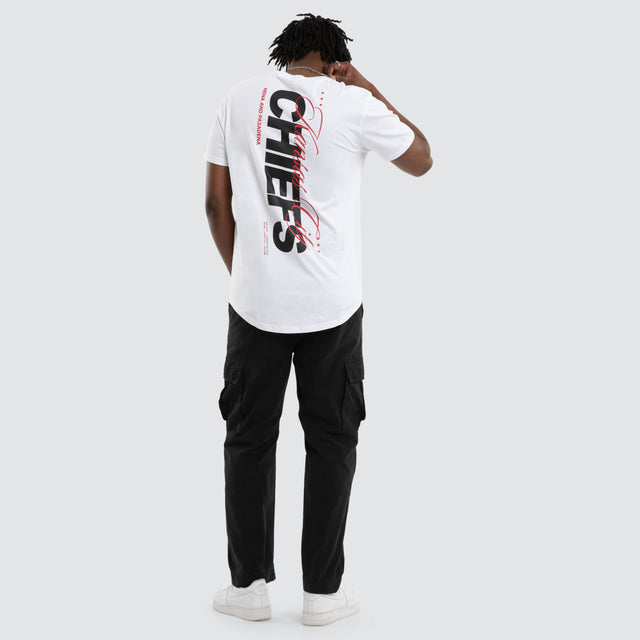 Model wears Kansas City Chiefs NFL Vertical Tee Optical White T-Shirts White – image 3