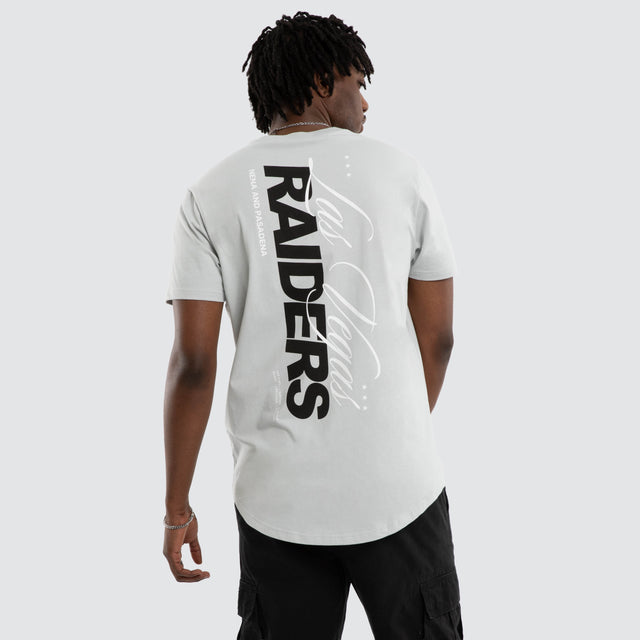 Model wears Las Vegas Raiders NFL Vertical Tee Silver T-Shirts Grey – image 1