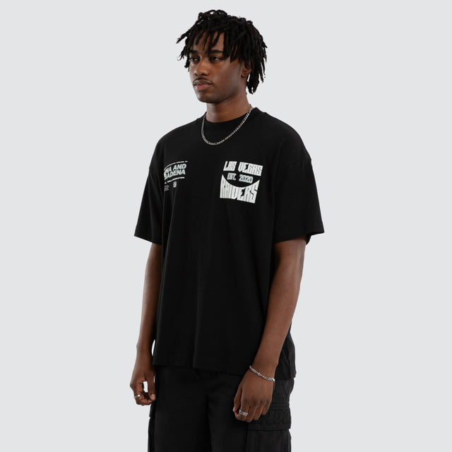 Model wears Las Vegas Raiders NFL Officials Tee Jet Black T-Shirts Black – image 5