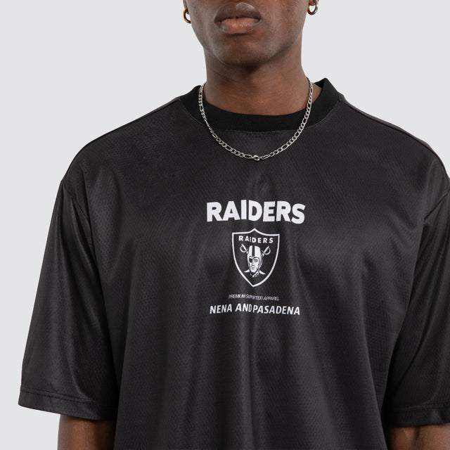 Model wears Las Vegas Raiders NFL Bridge Tee Jet Black Nena and Pasadena NFL Black – image 8