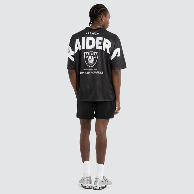 Model wears Las Vegas Raiders NFL Bridge Tee Jet Black Nena and Pasadena NFL Black – image 3