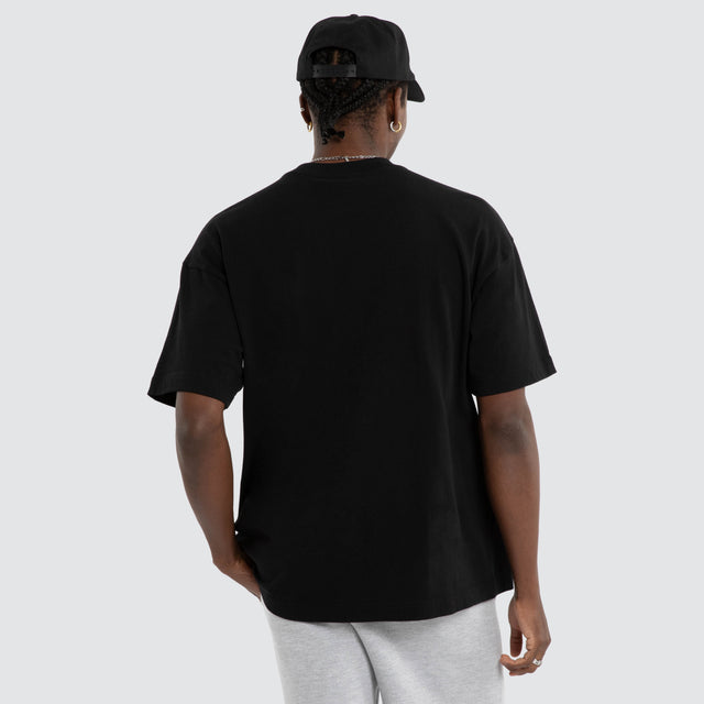 Model wears Las Vegas Raiders NFL Athletic Tee Jet Black Nena and Pasadena NFL Black – image 7