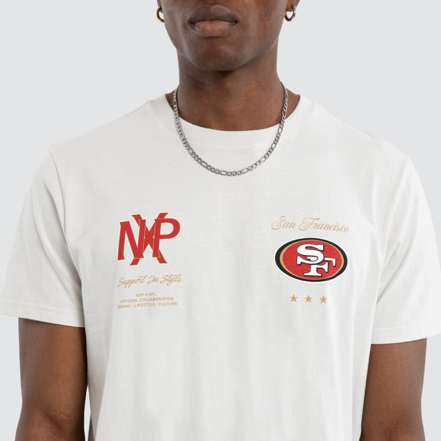 Model wears San Fransisco 49ers NFL Script Tee Glacier Grey Nena and Pasadena NFL Grey – image 5