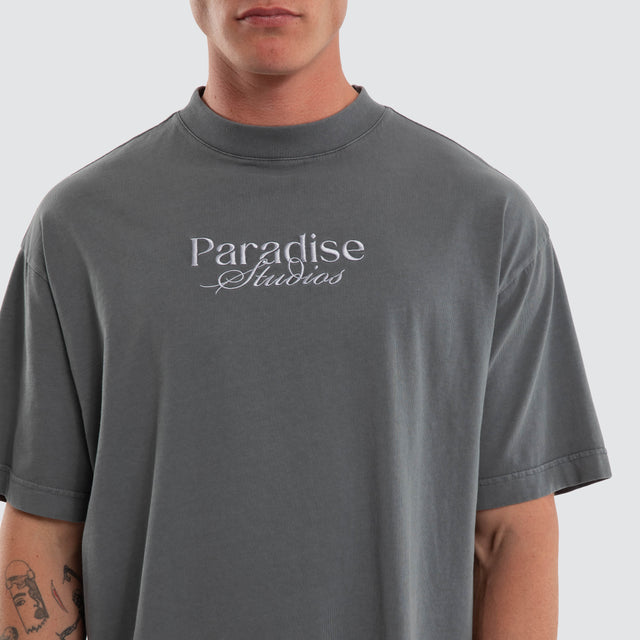 Model wears Merch Street Tee Pigment Dark Slate T-Shirts Grey – image 5