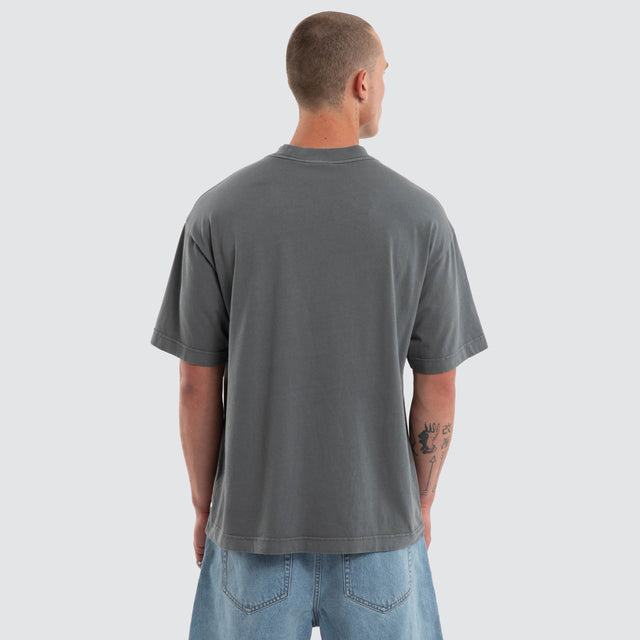 Model wears Merch Street Tee Pigment Dark Slate T-Shirts Grey – image 2